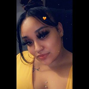 Meet your Posher, Aeisha